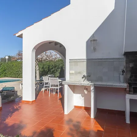 Elsa Villa *