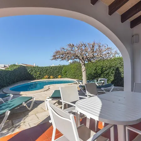 Elsa Villa *