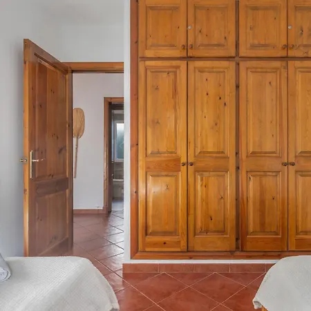 Elsa Villa *